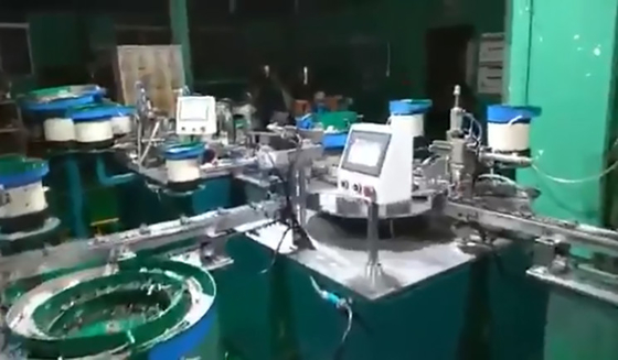 Máquina de encargo de alta tecnología del equipo de la asamblea de bisagra del equipo de la automatización